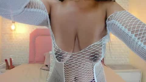 TAYLOR  online show from 04.14.26