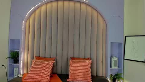 TAYLOR  online show from 09.13.25