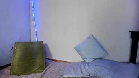 Snapshot of taysonysasha chatting on 07.17.26 ask for cum online show from 07.17.26