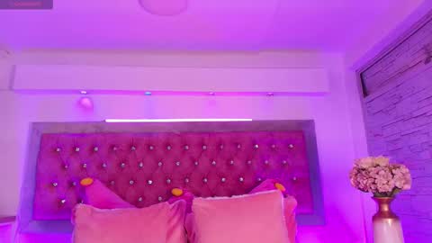 Sofia online show from 12.14.25