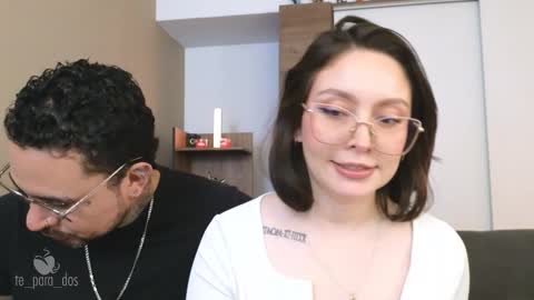 Snapshot of te_para_dos chatting on 10.04.25 Leo and Luna online show from 10.04.25