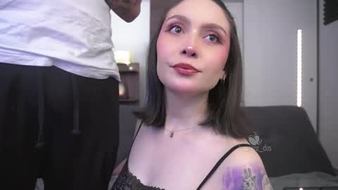 Snapshot of te_para_dos chatting on 11.25.25 Leo and Luna online show from 11.25.25