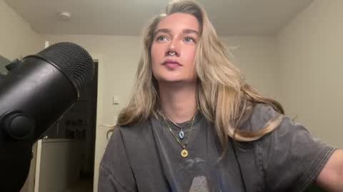 Snapshot of teamtragic chatting on 09.28.25 Katy online show from 09.28.25