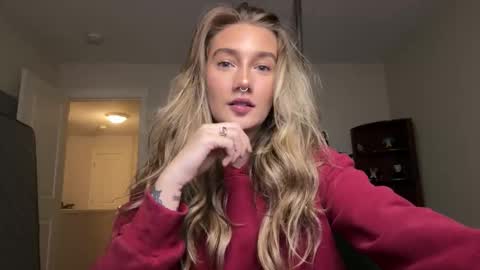 Snapshot of teamtragic chatting on 11.11.25 Katy online show from 11.11.25