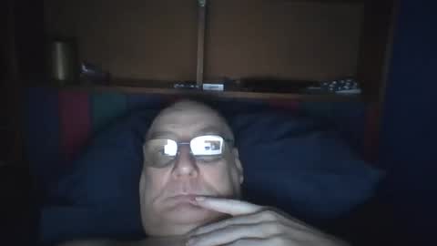 Snapshot of tebb61 chatting on 10.06.25 Mark online show from 10.06.25