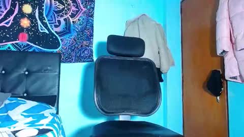 Charlee He online show from 03.04.26