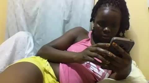 Snapshot of tecraruee chatting on 12.04.25 tecraruee online show from 12.04.25