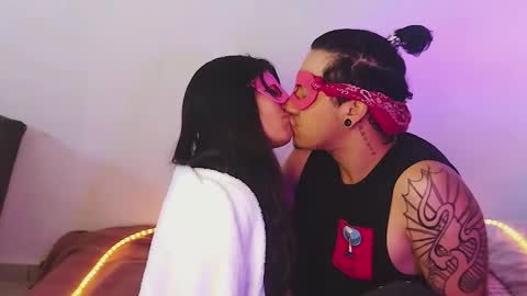 Snapshot of tededicoesaluna chatting on 11.24.25 Shelovesthemask online show from 11.24.25