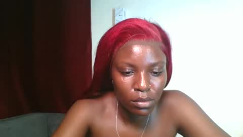 Snapshot of tee_kaicy chatting on 10.22.25 kaicy online show from 10.22.25