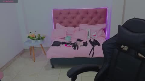 Snapshot of teffa_naught_hott chatting on 12.04.25 teffa_naught_hott online show from 12.04.25