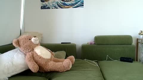 Snapshot of teleaevansss chatting on 12.17.24 Telea Evans online show from 12.17.24