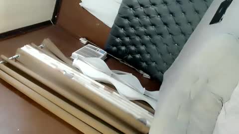 EVA GLASSCOTT online show from 01.29.25