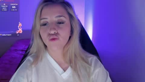 Snapshot of temptationsweet__ chatting on 05.10.26 Sara online show from 05.10.26