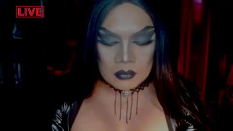Snapshot of temptress_cocoxxx chatting on 05.20.26 Mistress Coco online show from 05.20.26