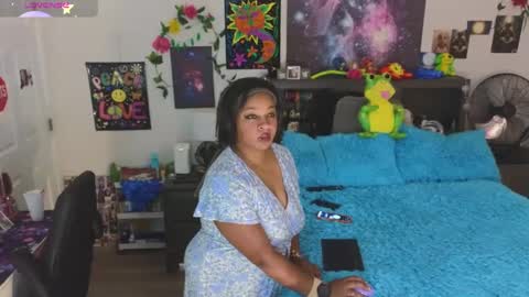 Snapshot of temptressbeauty24 chatting on 09.14.25 Gaia online show from 09.14.25