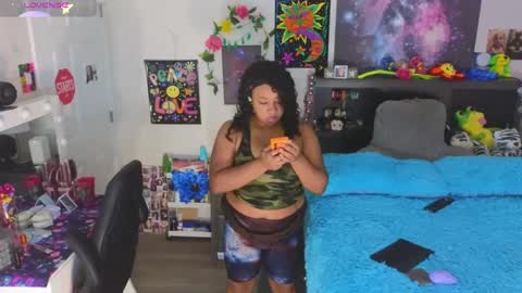 Snapshot of temptressbeauty24 chatting on 09.18.25 Gaia online show from 09.18.25