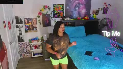 Snapshot of temptressbeauty24 chatting on 10.22.25 Gaia online show from 10.22.25