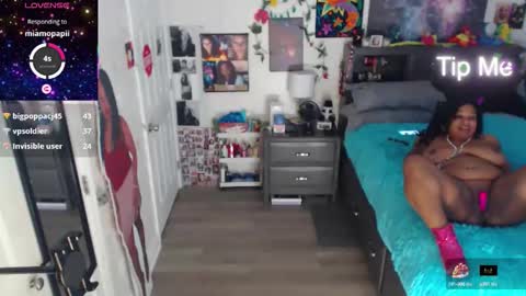 Snapshot of temptressbeauty24 chatting on 10.26.25 Gaia online show from 10.26.25