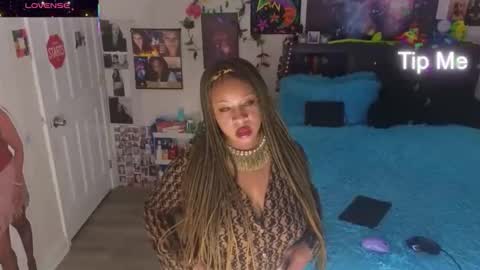 Snapshot of temptressbeauty24 chatting on 11.11.25 Gaia online show from 11.11.25