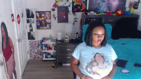 Snapshot of temptressbeauty24 chatting on 11.17.25 Gaia online show from 11.17.25