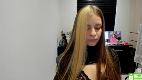 Snapshot of temptressweet chatting on 07.17.26 Scar online show from 07.17.26