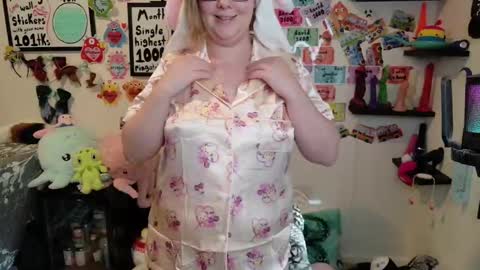 Pixie and Tentacle Overlord online show from 02.16.26