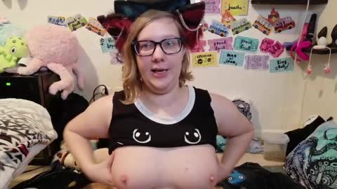 Pixie and Tentacle Overlord online show from 05.19.26