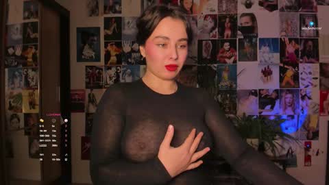 Snapshot of tenderwow chatting on 12.05.25 tenderwow online show from 12.05.25