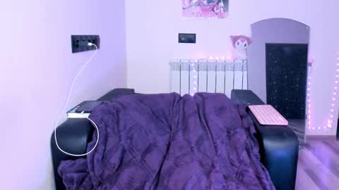 Snapshot of tenebrise chatting on 02.13.26 Kira online show from 02.13.26