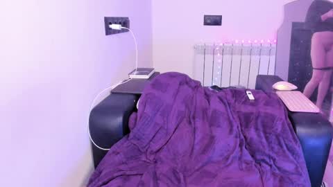 Snapshot of tenebrise chatting on 03.15.26 Kira online show from 03.15.26