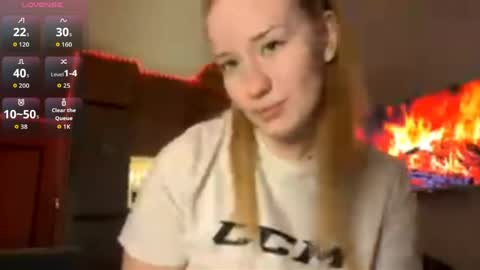 Snapshot of teneshaalthiser chatting on 04.08.26 Hello My name is Ida I will be very glad to see you 3 online show from 04.08.26