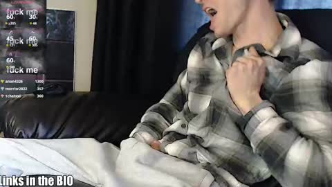 Snapshot of teninchty chatting on 03.03.25 Ty online show from 03.03.25