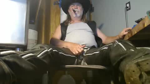 Snapshot of tennredneck chatting on 05.03.26 Tennredneck online show from 05.03.26
