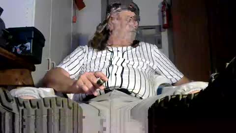 Snapshot of tennredneck chatting on 05.09.26 Tennredneck online show from 05.09.26