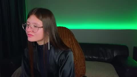Snapshot of tessa_ross chatting on 05.20.26 tessa_ross online show from 05.20.26