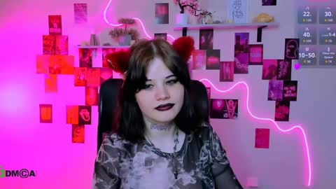 Snapshot of tessa_tea chatting on 05.13.26 tessa_tea online show from 05.13.26