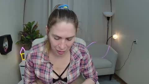 Snapshot of tessadaybreak chatting on 04.24.26 tessadaybreak online show from 04.24.26