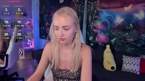 TessaHamilton online show from 10.09.25