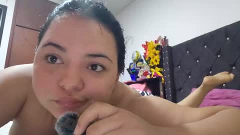 Snapshot of tessayleo_13 chatting on 06.19.26 tessa y leo online show from 06.19.26
