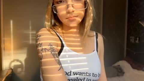 Snapshot of tessiebe chatting on 02.24.26 tessiebe online show from 02.24.26