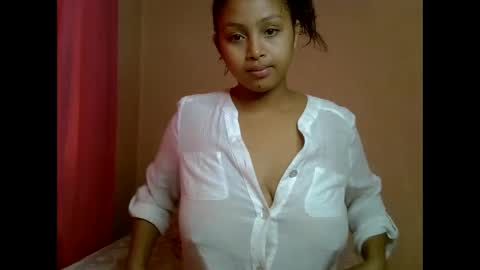 Snapshot of tessmia chatting on 01.19.26 tessmia online show from 01.19.26