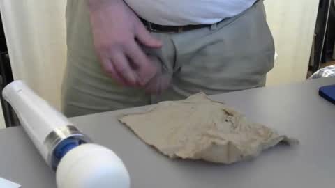 Snapshot of testechat chatting on 12.18.25 Test the Chat online show from 12.18.25