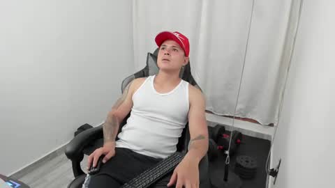 Teylor Fel online show from 01.17.25