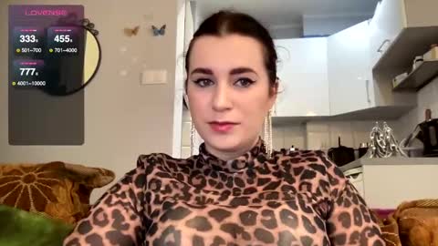 Snapshot of teylor_l chatting on 12.20.24 Teylor online show from 12.20.24