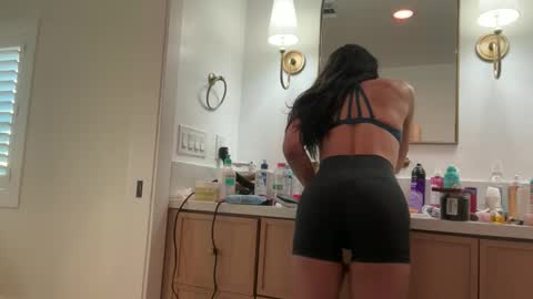 Snapshot of tgirltoesx chatting on 05.11.26 babygirlmami online show from 05.11.26