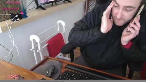 Snapshot of th3_white_knight chatting on 03.12.25 The White Knight online show from 03.12.25