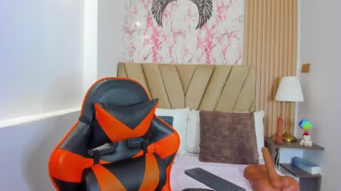Snapshot of thais_kim chatting on 07.13.26 Sweet Thais online show from 07.13.26