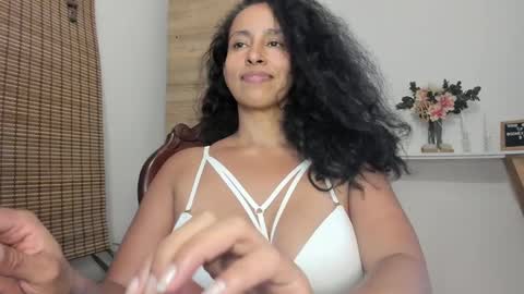 Snapshot of thali_gomex chatting on 01.08.25 Thalia Gomex online show from 01.08.25