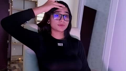 Snapshot of thalia_066 chatting on 12.10.24 thalia online show from 12.10.24