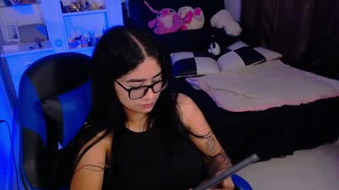 Snapshot of thalia_066 chatting on 09.25.25 thalia online show from 09.25.25